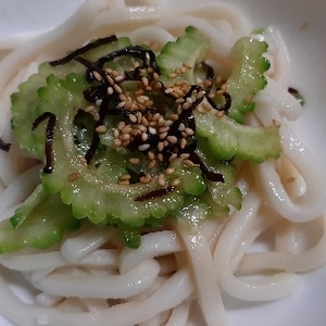 ゴーヤの塩昆布和え冷やしうどん